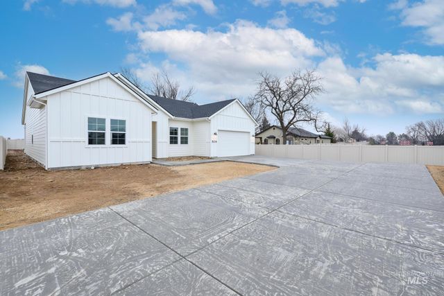 5174 W River Oaks Dr, Meridian, ID 83646