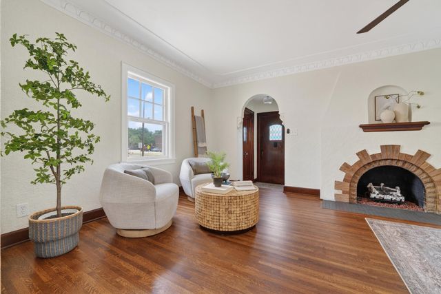 211 N Oliver, Wichita, KS 67208