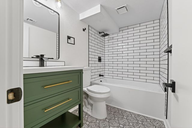 211 N Oliver, Wichita, KS 67208