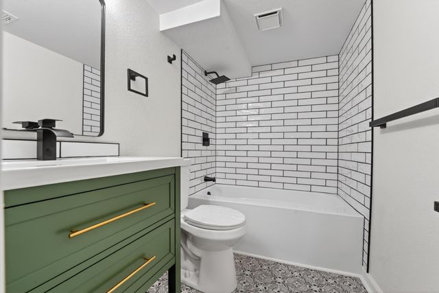 211 N Oliver, Wichita, KS 67208