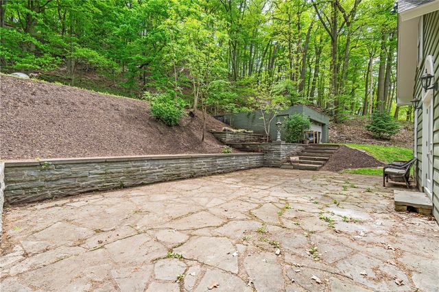 301 Redgate Rd, Aleppo, PA 15143