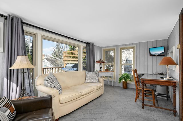 5036 Zenith Avenue S, Minneapolis, MN 55410