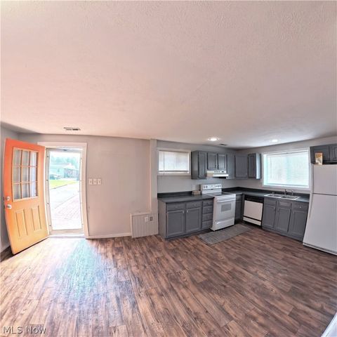4401 9th Avenue, Vienna, WV 26105