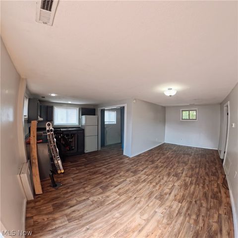 4401 9th Avenue, Vienna, WV 26105