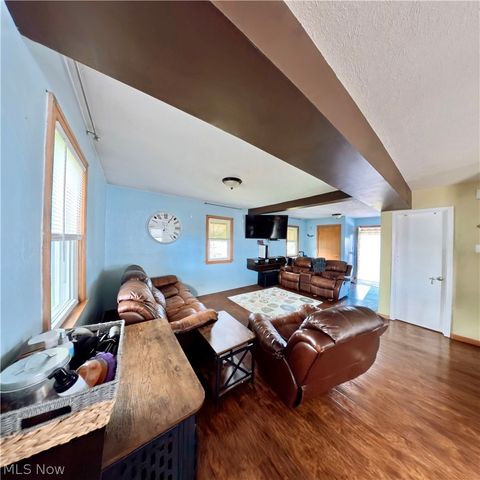4401 9th Avenue, Vienna, WV 26105