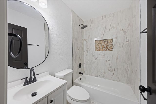 125 Bolden Street, Houston, TX 77029