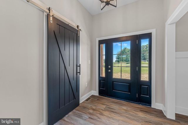 106 OAK CREST DR, Kearneysville, WV 25430
