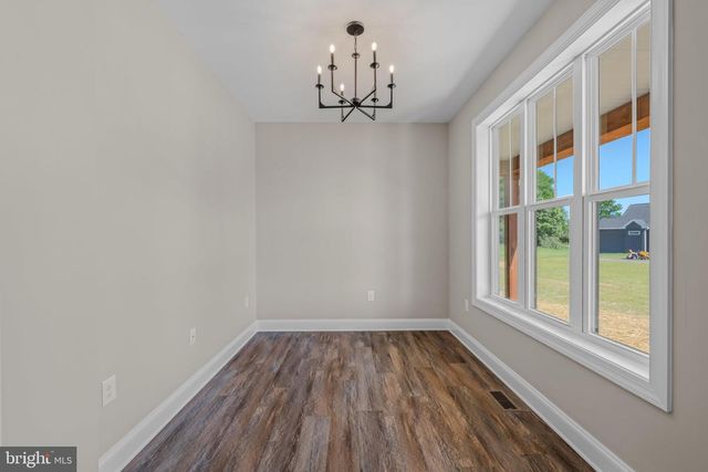106 OAK CREST DR, Kearneysville, WV 25430