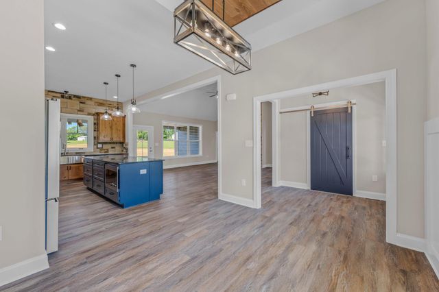 106 OAK CREST DR, Kearneysville, WV 25430