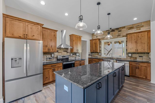 106 OAK CREST DR, Kearneysville, WV 25430