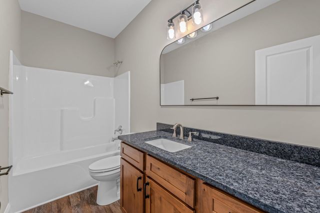 106 OAK CREST DR, Kearneysville, WV 25430