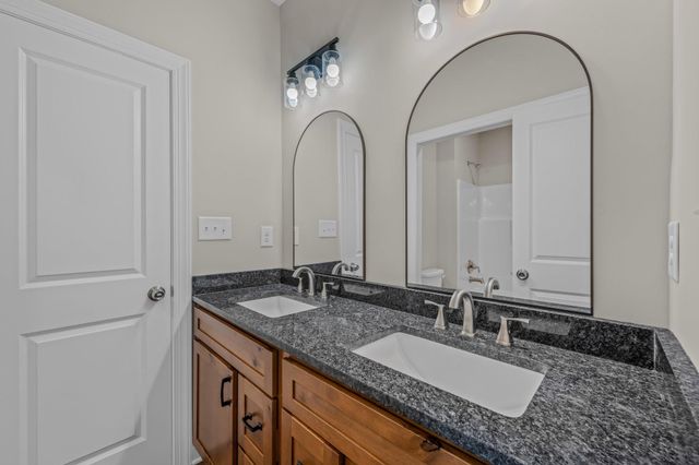 106 OAK CREST DR, Kearneysville, WV 25430