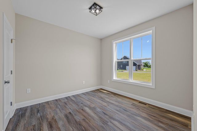 106 OAK CREST DR, Kearneysville, WV 25430
