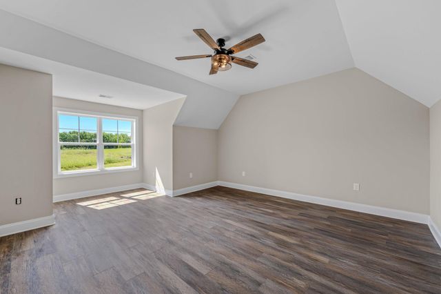 106 OAK CREST DR, Kearneysville, WV 25430