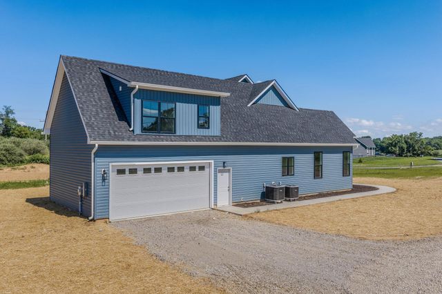 106 OAK CREST DR, Kearneysville, WV 25430