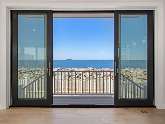 1092 Nantasket Ave, Hull, MA 02045