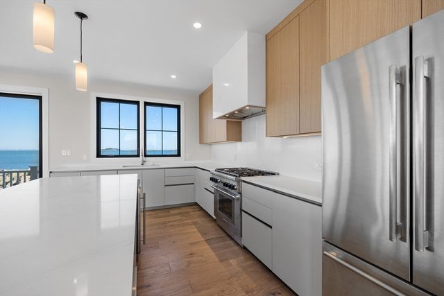 1092 Nantasket Ave, Hull, MA 02045