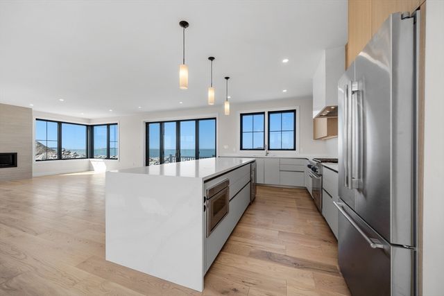 1092 Nantasket Ave, Hull, MA 02045