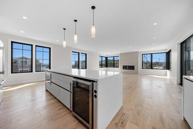 1092 Nantasket Ave, Hull, MA 02045