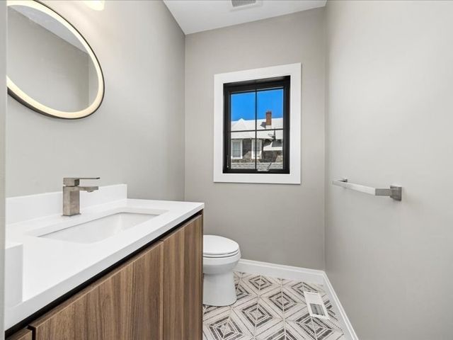 1092 Nantasket Ave, Hull, MA 02045