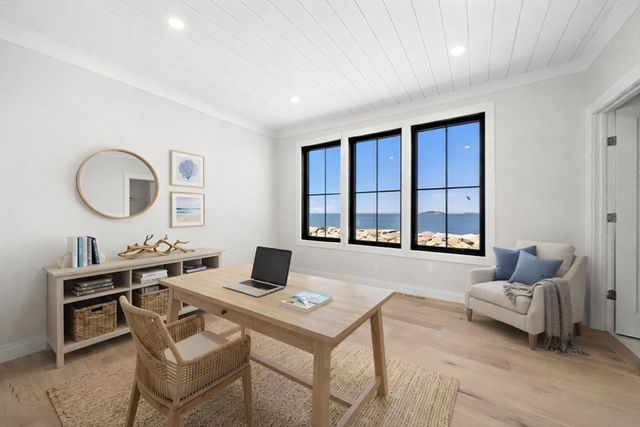 1092 Nantasket Ave, Hull, MA 02045