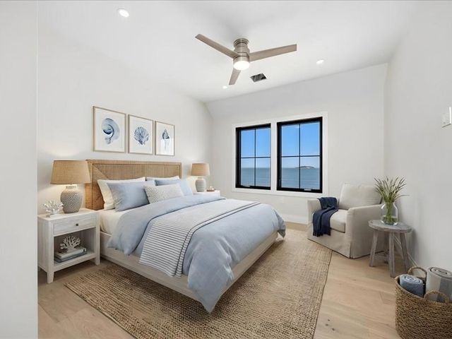 1092 Nantasket Ave, Hull, MA 02045