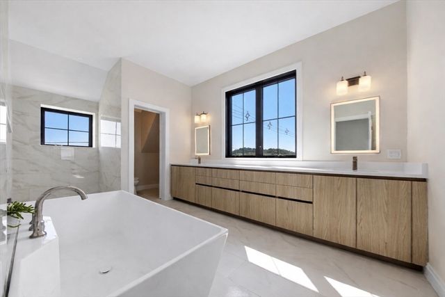 1092 Nantasket Ave, Hull, MA 02045