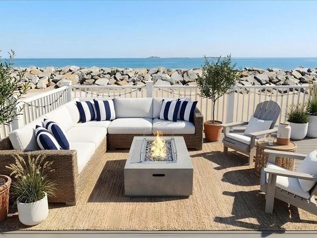 1092 Nantasket Ave, Hull, MA 02045