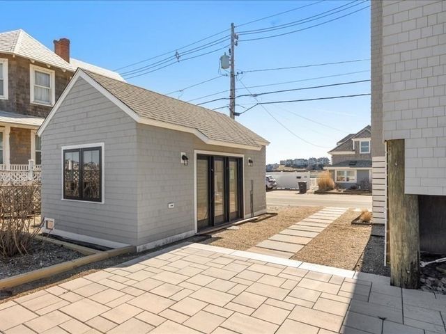 1092 Nantasket Ave, Hull, MA 02045