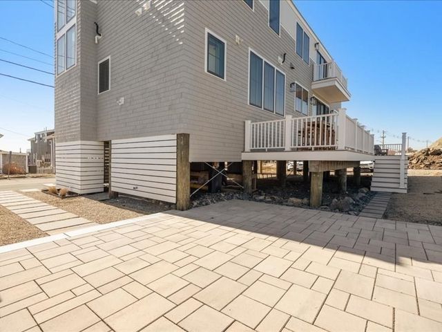 1092 Nantasket Ave, Hull, MA 02045