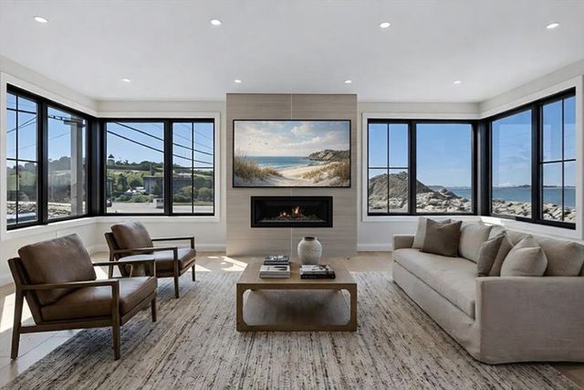 1092 Nantasket Ave, Hull, MA 02045