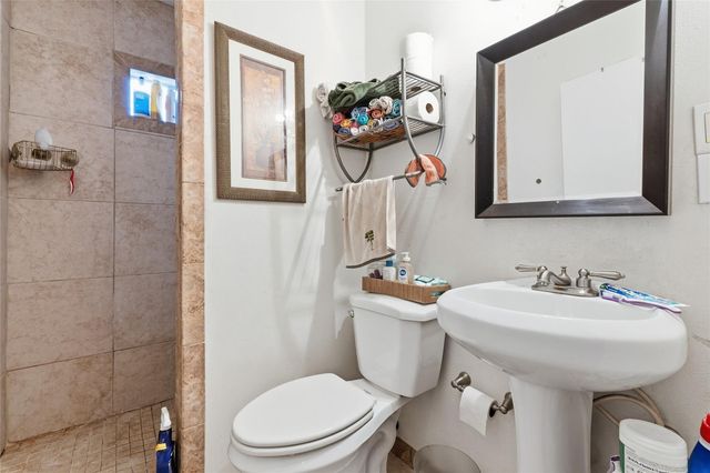 701 W Foley Street, Alvin, TX 77511