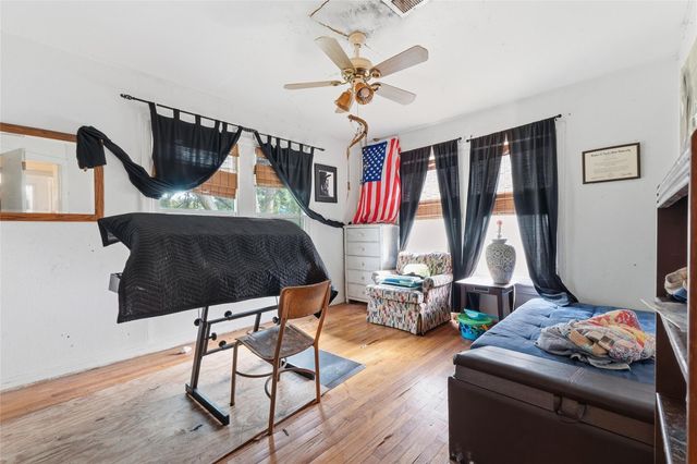 701 W Foley Street, Alvin, TX 77511