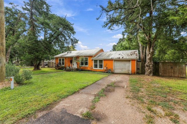 701 W Foley Street, Alvin, TX 77511