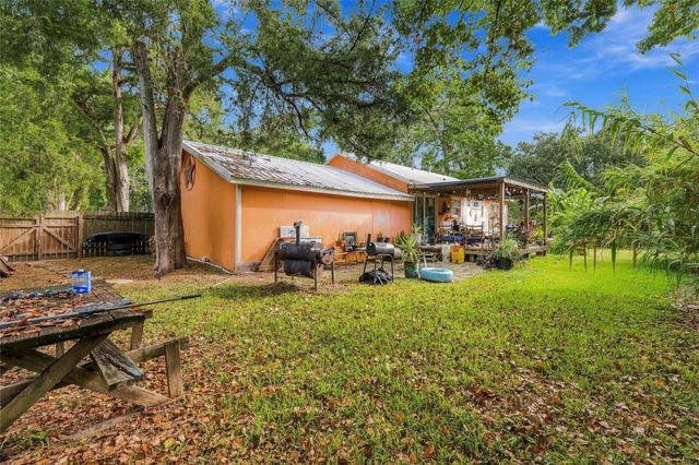 701 W Foley Street, Alvin, TX 77511