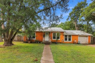 701 W Foley Street, Alvin, TX 77511