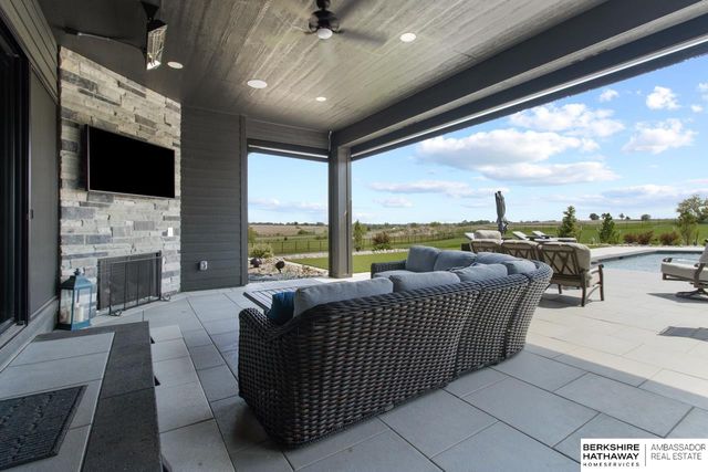 845 Freedom Ridge Road, Yutan, NE 68073