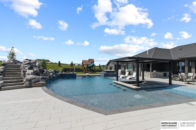 845 Freedom Ridge Road, Yutan, NE 68073