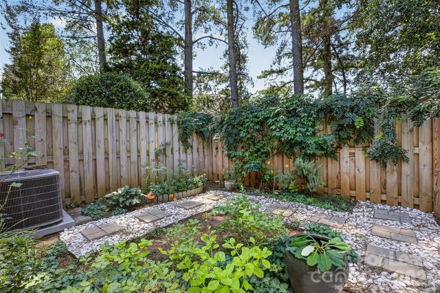 9020 Roseton Lane, Charlotte, NC 28277