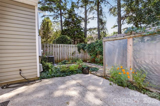 9020 Roseton Lane, Charlotte, NC 28277