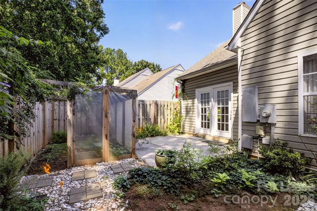9020 Roseton Lane, Charlotte, NC 28277