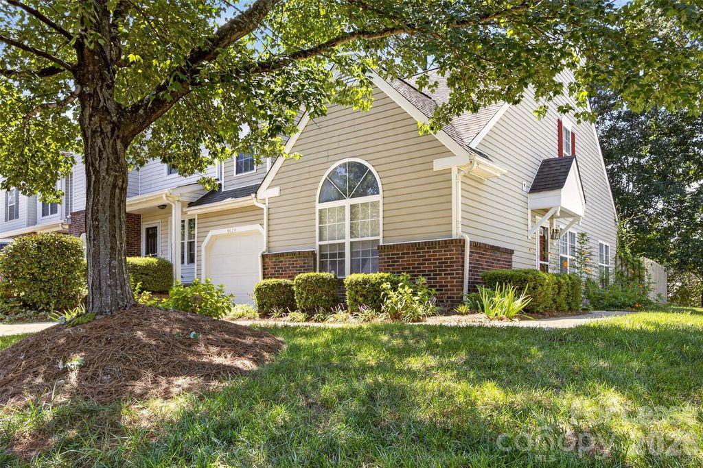 9020 Roseton Lane, Charlotte, NC 28277
