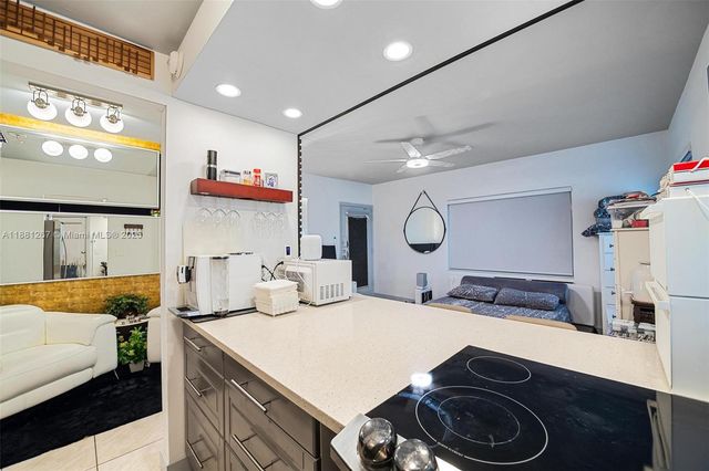1060 Pennsylvania Ave 7, Miami Beach, FL 33139