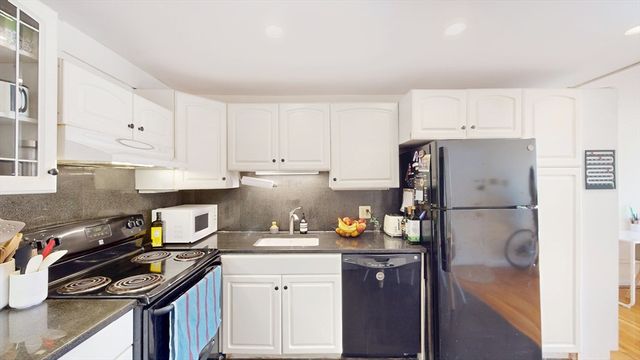 70 Jamaicaway 9, Boston, MA 02130