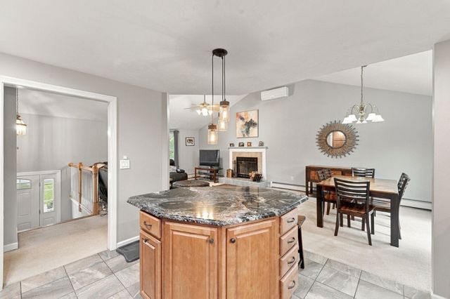 6 Clover Hill Road, Sutton, MA 01590