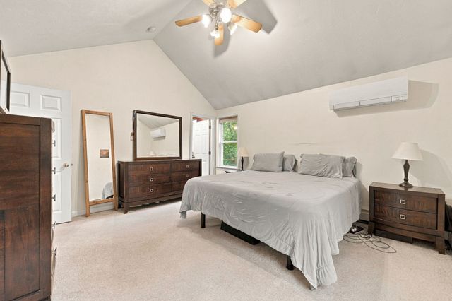 6 Clover Hill Road, Sutton, MA 01590