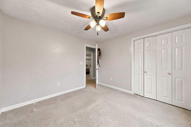 6 Clover Hill Road, Sutton, MA 01590