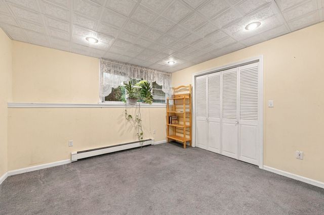 6 Clover Hill Road, Sutton, MA 01590
