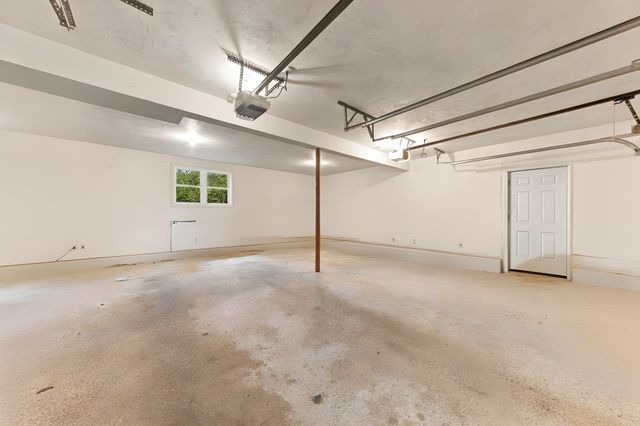 6 Clover Hill Road, Sutton, MA 01590