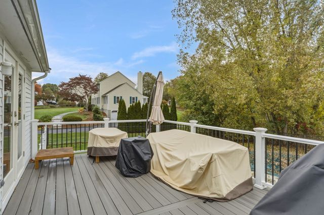 6 Clover Hill Road, Sutton, MA 01590